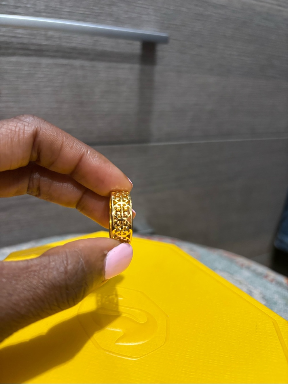 Tory Burch Kinsley logo band ring - Picture 2 of 7